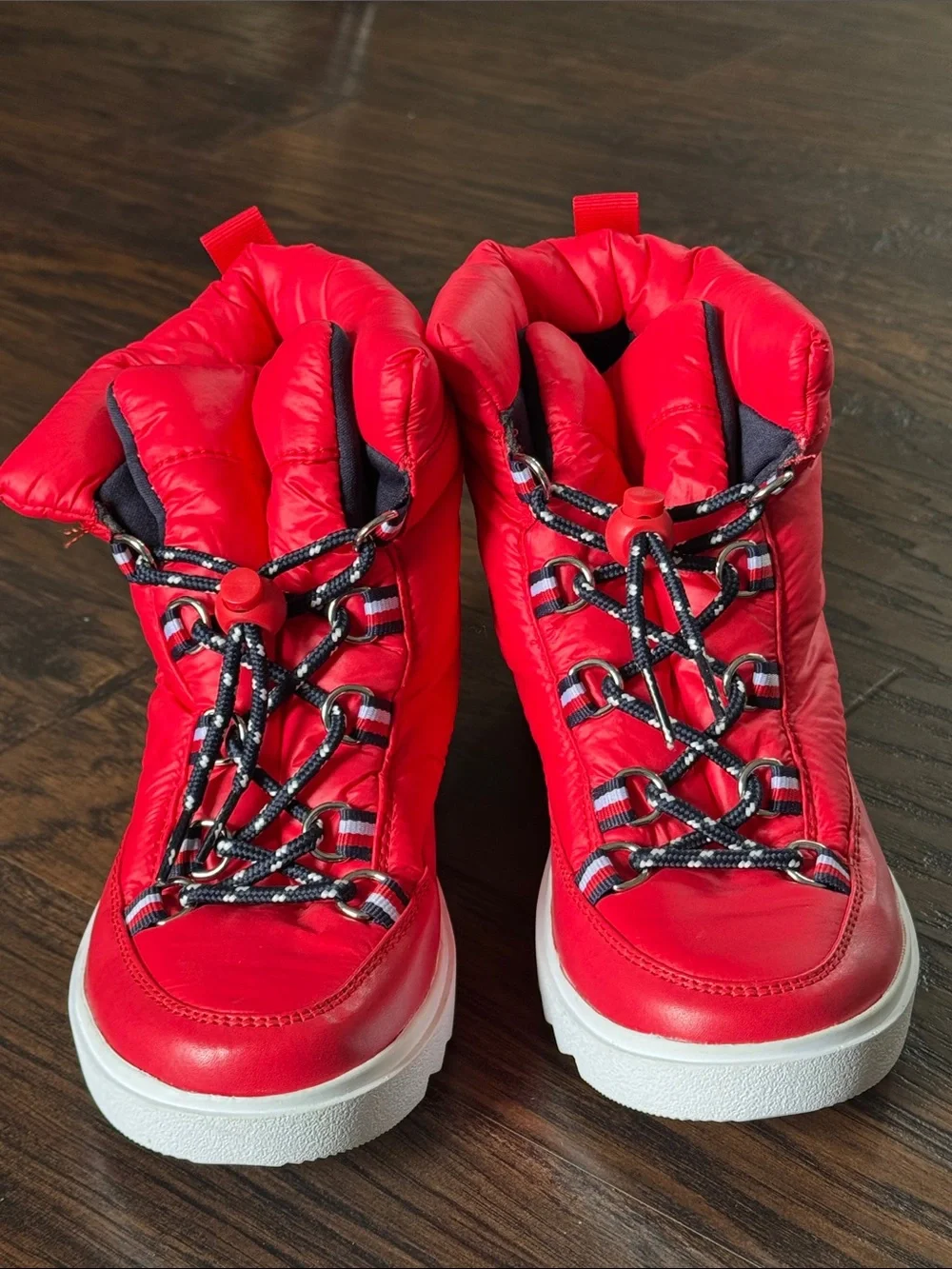 Tommy Hilfiger Striking Red ❤️ Quilted Lace-Up Winter Boots